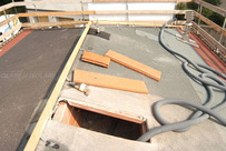 ﻿Apertura di un varco per accedere al tetto chiuso